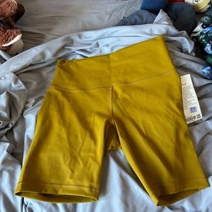 Lululemon wunder train shorts